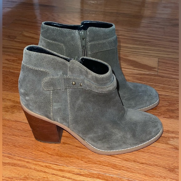 Sole Society Lyriq Green Short Boots - Picture 1 of 5